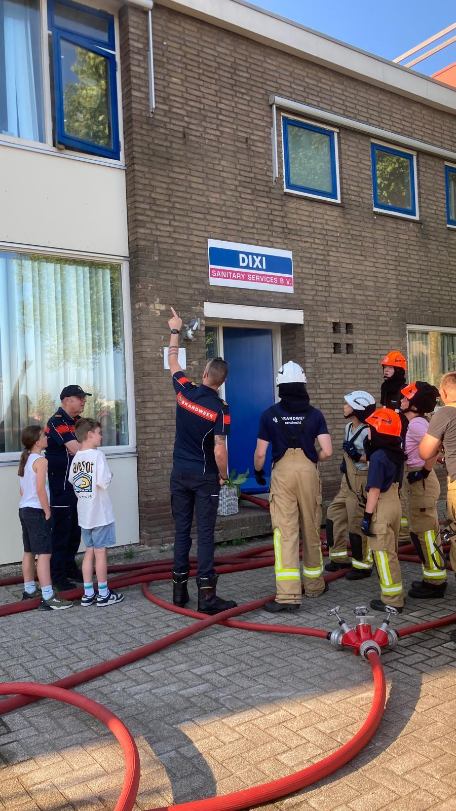 Bezoek jeugdbrandweer 1