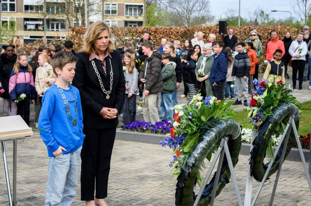 adoptie oorlogsmonument 